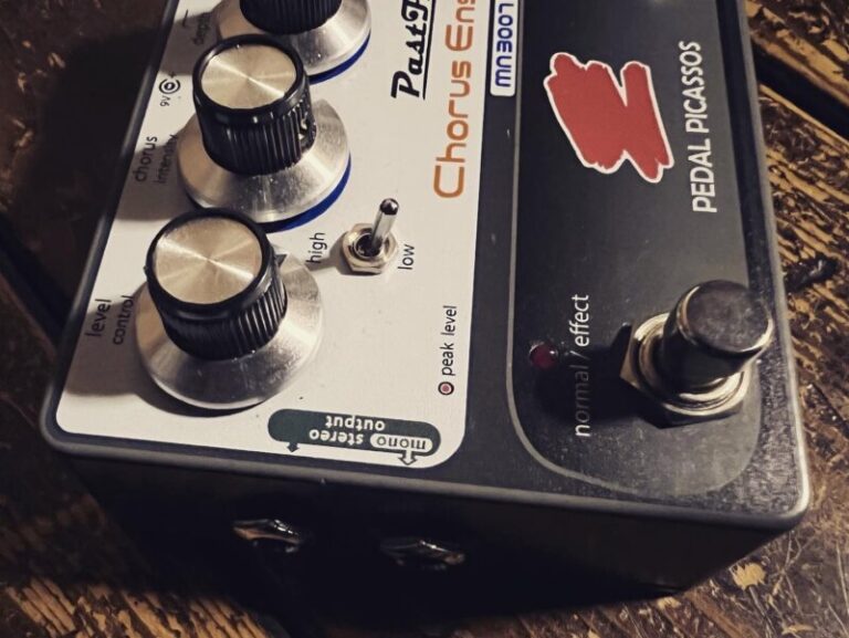 BOSS CE1の最高峰クローン！PastFx Chorus Ensemble MN3007をレビュー 魔法の箱研究所 エフェクターレビューサイト