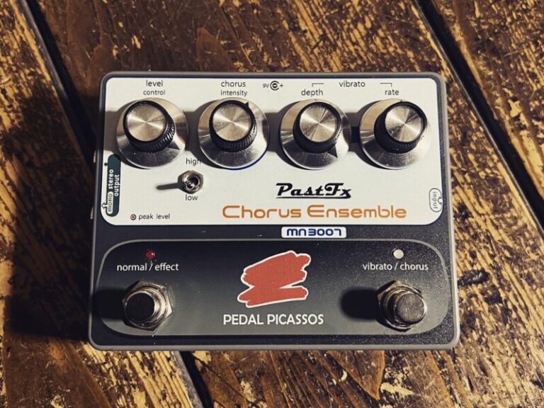 BOSS CE1の最高峰クローン！PastFx Chorus Ensemble MN3007をレビュー 魔法の箱研究所 エフェクターレビューサイト