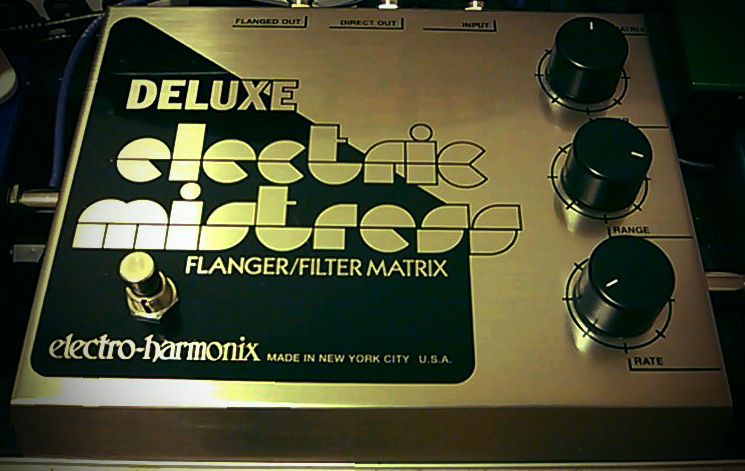 Electro Harmonix Deluxe Electric Mistress」をレビュー！飛び道具系フランジャーエフェクター | 魔法の箱研究所  – エフェクターレビューサイト