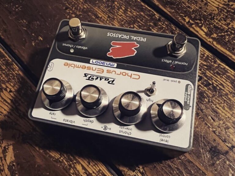 BOSS CE1の最高峰クローン！PastFx Chorus Ensemble MN3007をレビュー 魔法の箱研究所 エフェクターレビューサイト