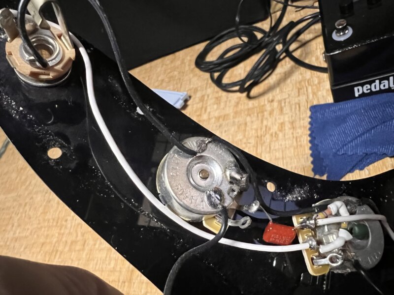 アメプロジャズマスターのトレブルブリード回路