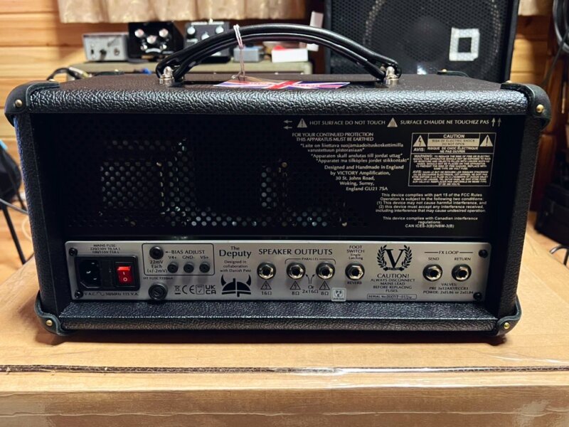 Victory The DeputyのセンドリターンにUAFX Del-Verbを接続