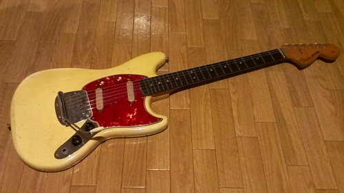 fender 1965 Mustang